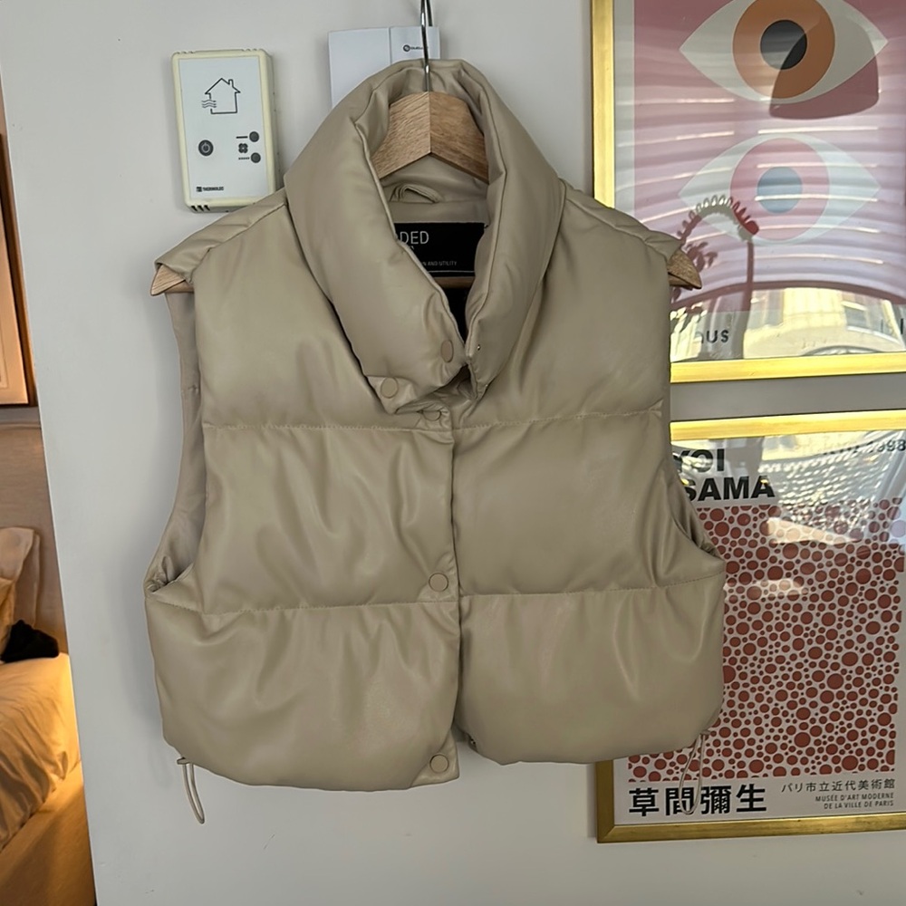 Stradivarius Tan Quilted Puffer Vest